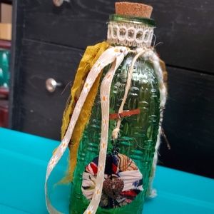 😀 HAND CRAFTED green glass bottle decor boho fabric, charms